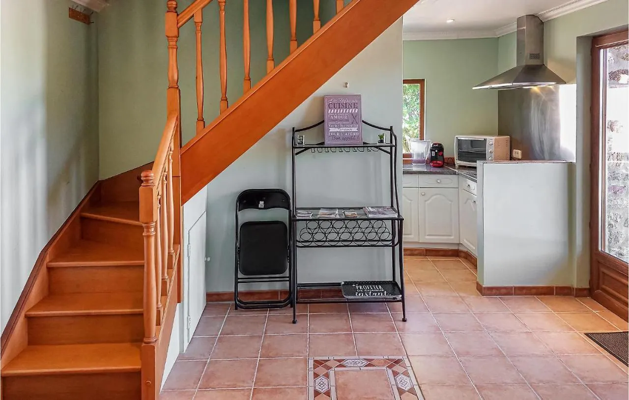 1 Bedroom Beautiful Home In Lanneanou 0*,  France
