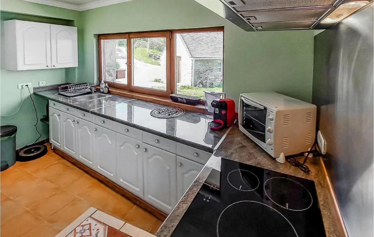 1 Bedroom Beautiful Home In Lanneanou