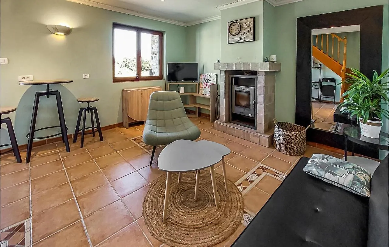 Сasa de vacaciones 1 Bedroom Beautiful Home In Lanneanou